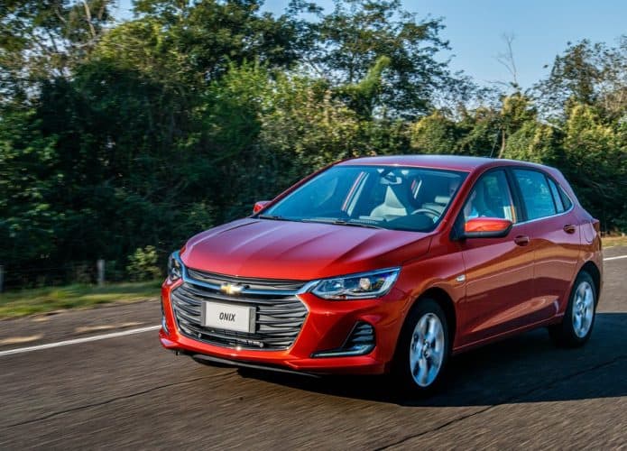 Chevrolet Onix é o carro mais vendido do Brasil pelo sexto ano consecutivo, diz ranking da Renavam.