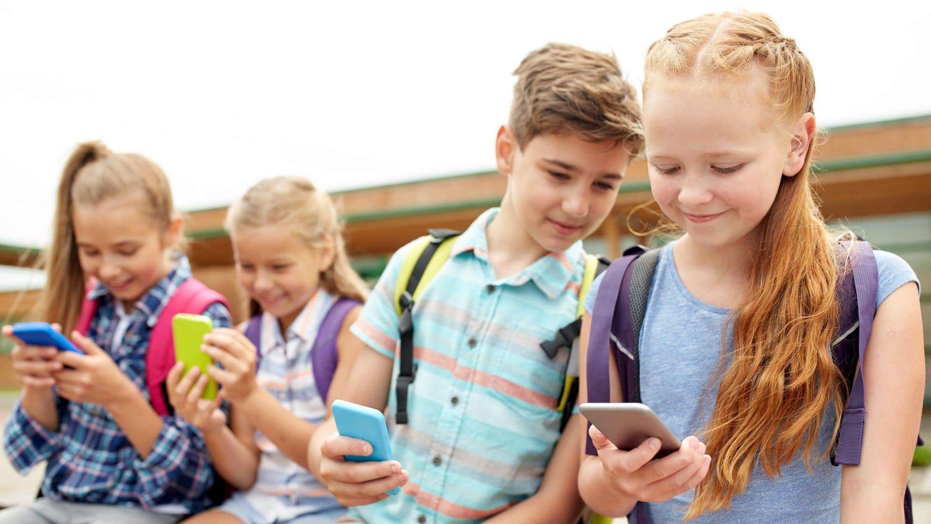 Instagram é criticado por planejar versão apenas para crianças menores de 13 anos. Imagem: Shutterstock