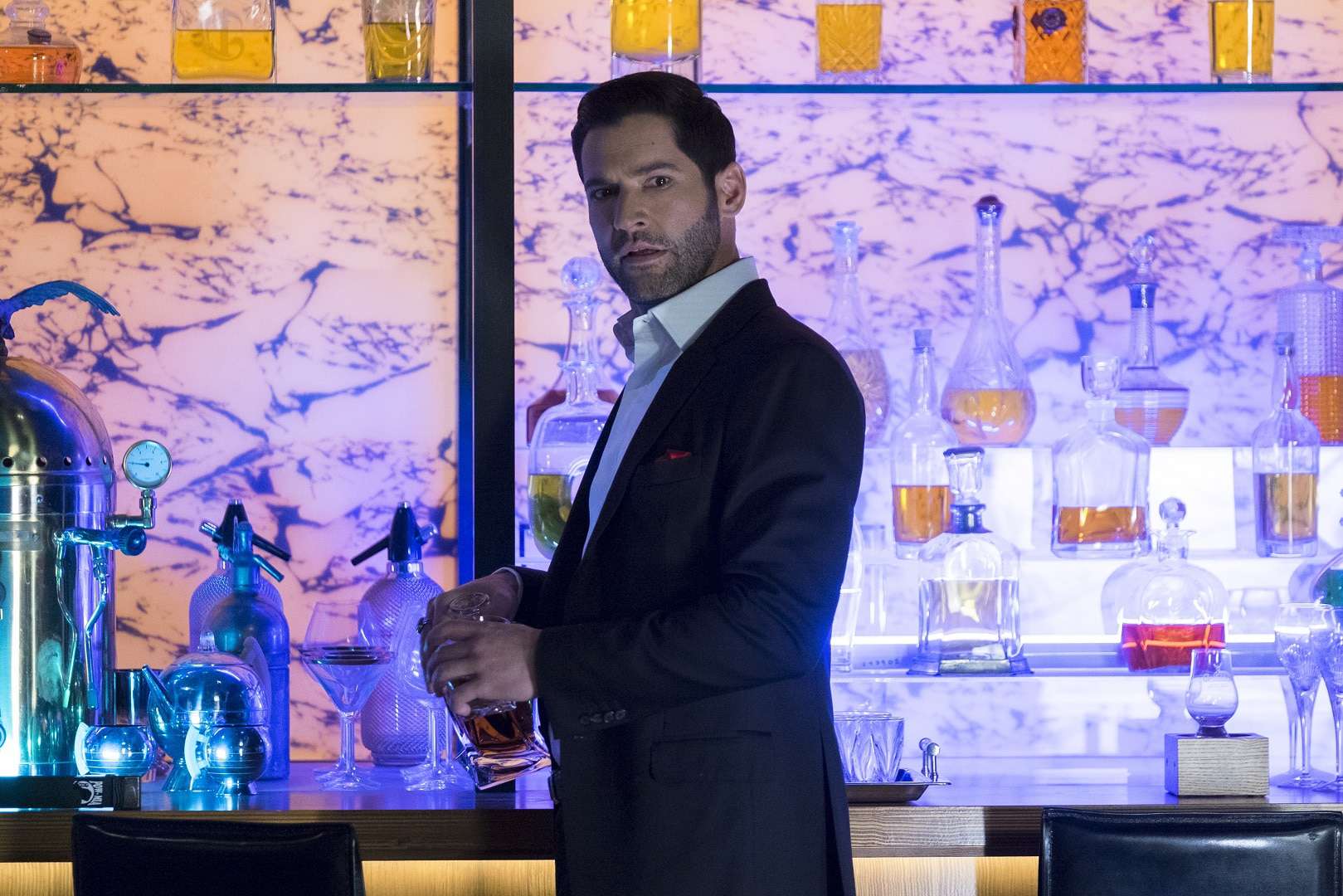 Tom Ellis em 'Lúcifer'. Imagem: John P. Fleenor/Netflix