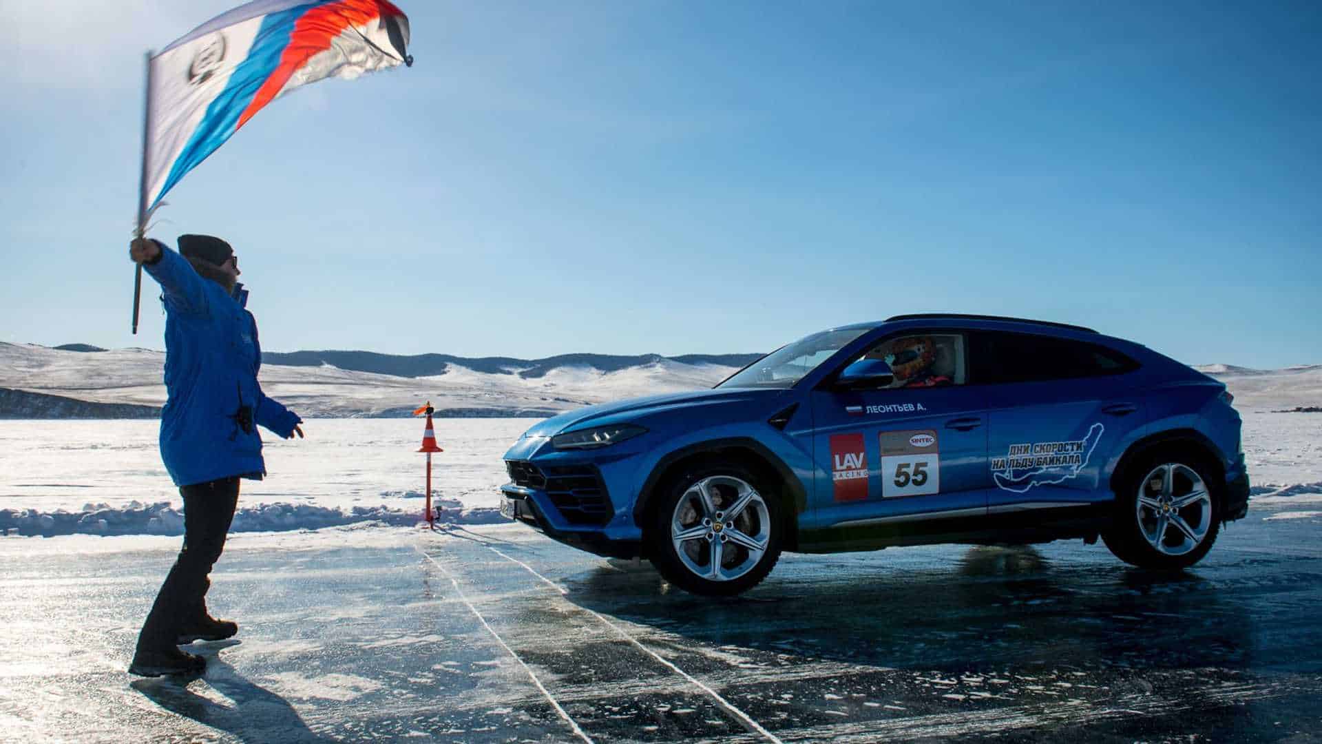 Lamborghini Urus bate recorde de velocidade máxima no gelo. Imagem: Lamborghini/Divulgação