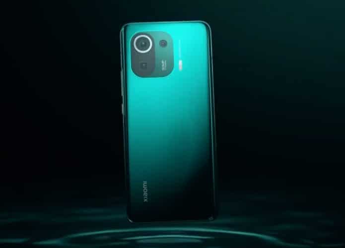 Mi_11_Pro_02-695x500