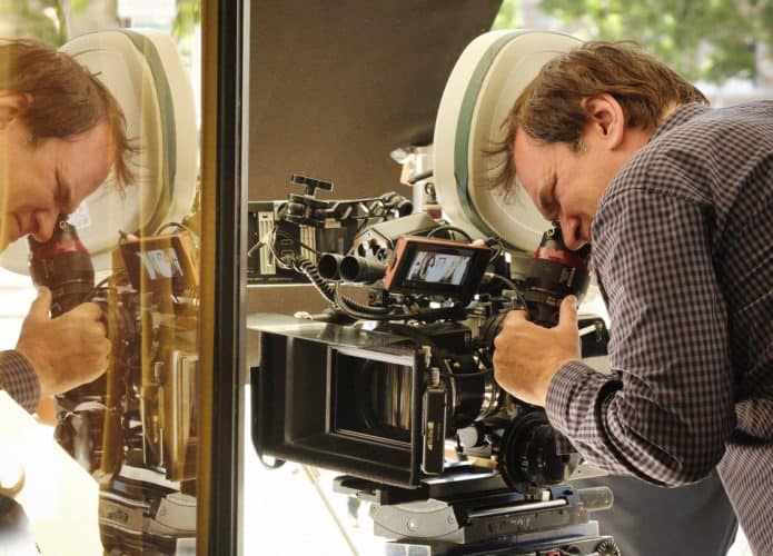 Quentin Tarantino nos bastidores de 'Era Uma Vez Em... Hollywood'. Imagem: Sony Pictures/Divulgação