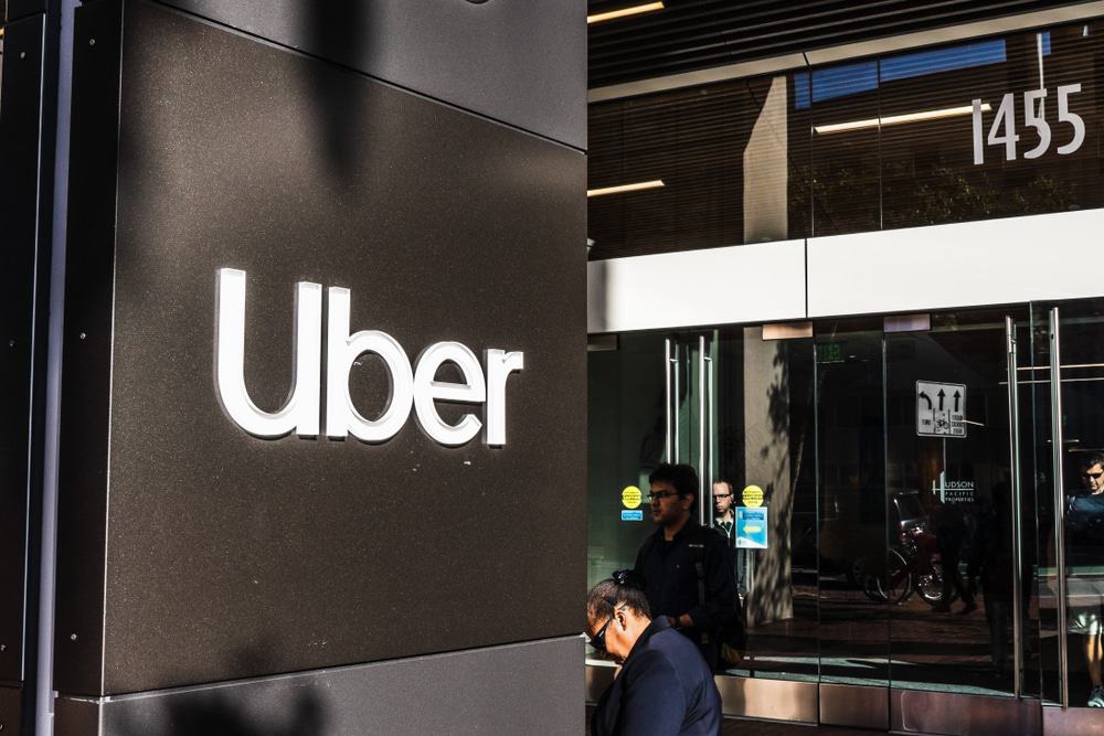 Fachada de um prédio da Uber