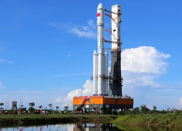 Foguete Longa Marcha 7, produzido pela China e similar ao Longa Marcha 7A