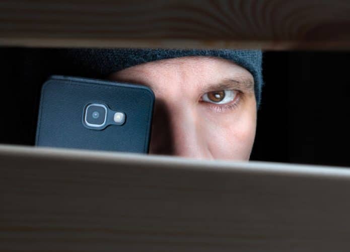 espionagem-695x500
