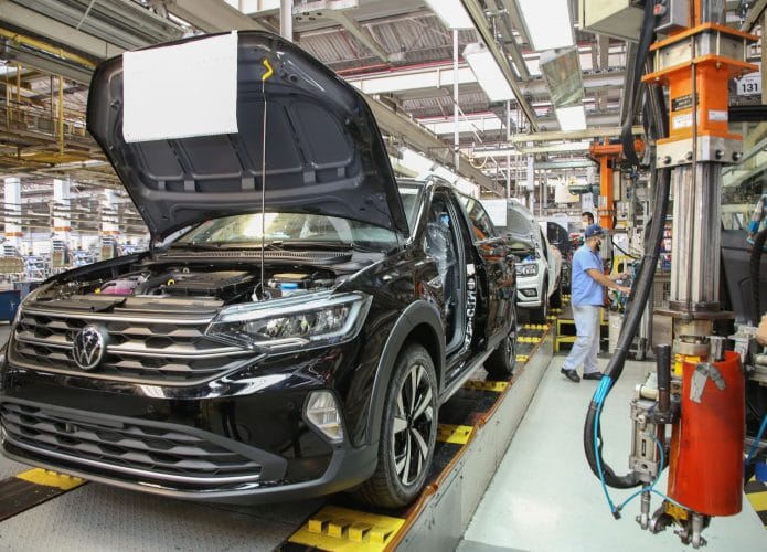 fabrica-volkswagen2-695x500