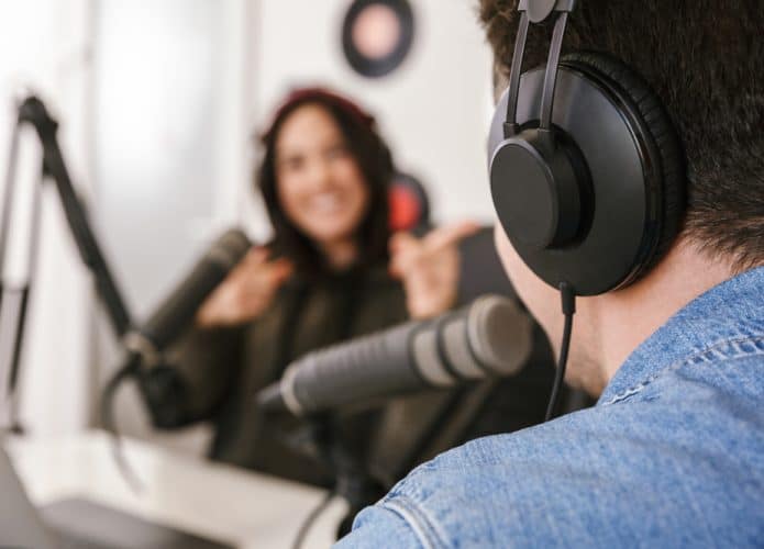 podcasts-695x500