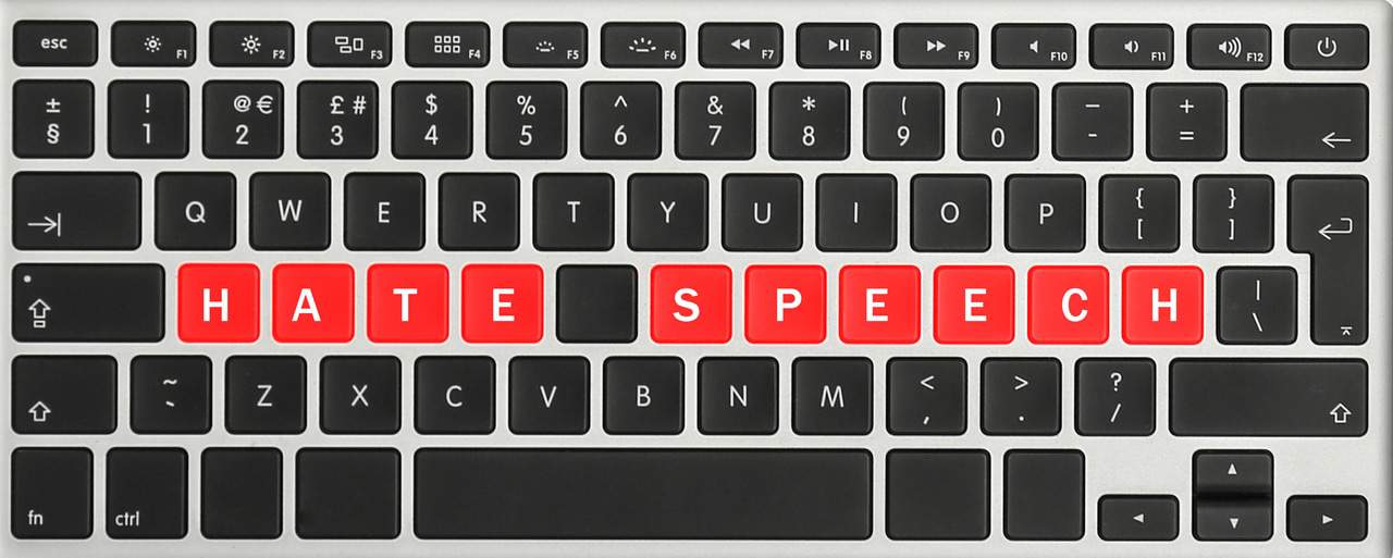 Imagem mostrando um teclado preto de computador, com as teclas que formam a palavra 