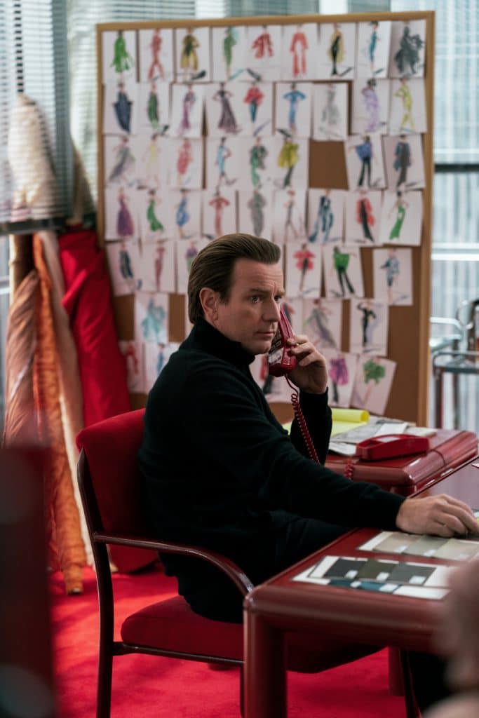 Ewan McGregor é o estilista Halston na minissérie de Ryan Murphy para a Netflix. Imagem: Atsushi Nishijima/Netflix