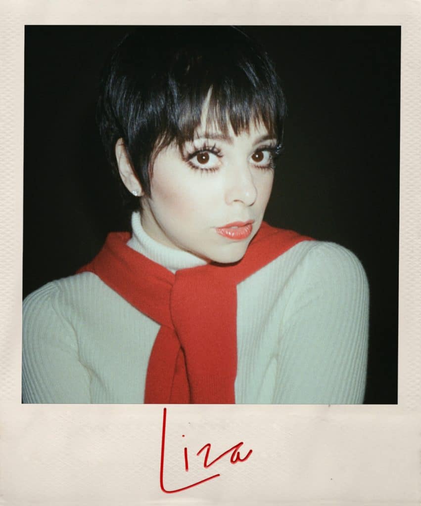 Krysta Rodriguez será a cantora Liza Minelli em 'Halston'. Imagem: Atsushi Nishijima/Netflix