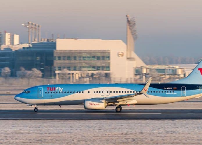 Aviao-da-TUIFly-voa-com-sobrecarga-apos-registrar-mulheres-como-crianca-no-embarque-695x500