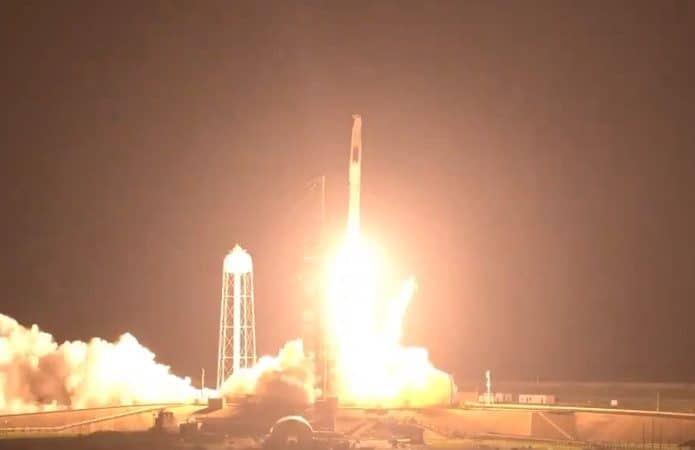 Decolagem da missão tripulada Crew-2 da Nasa/SpaceX em 23 de abril de 2021