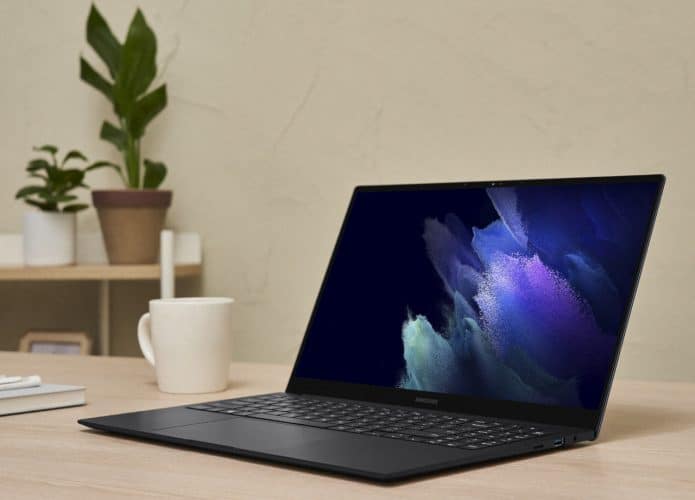 Galaxy_Book_Pro_15inch_MysticBlue_Lifestyle_210417090439-695x500