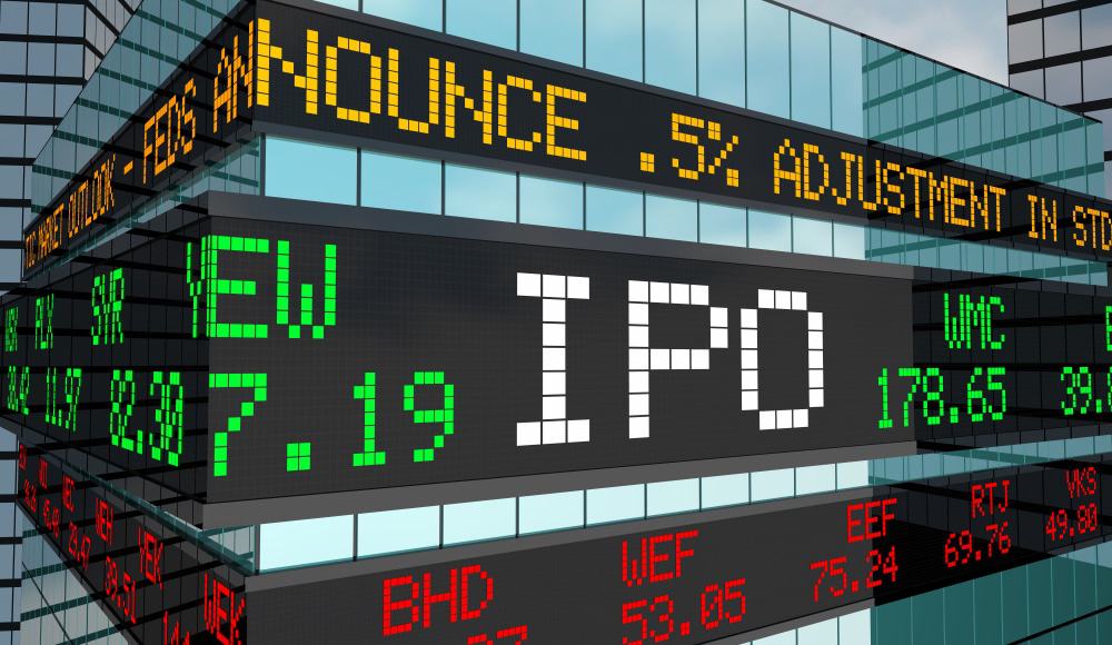 Ilustração mostra letreiro de bolsa de valores com a sigla IPO