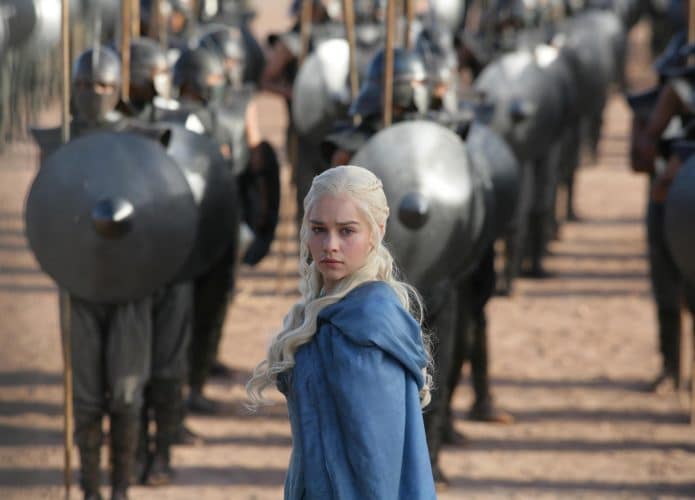 Emilia Clarke como Daenerys Targaryen em 'Game of Thrones'. Imagem: HBO/Divulgação