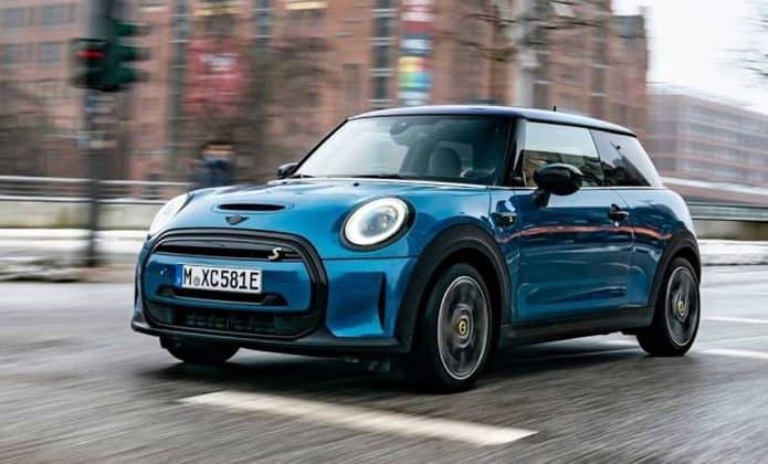 Mini Cooper SE é carro elétrico à venda no Brasil. Imagem: Divulgação