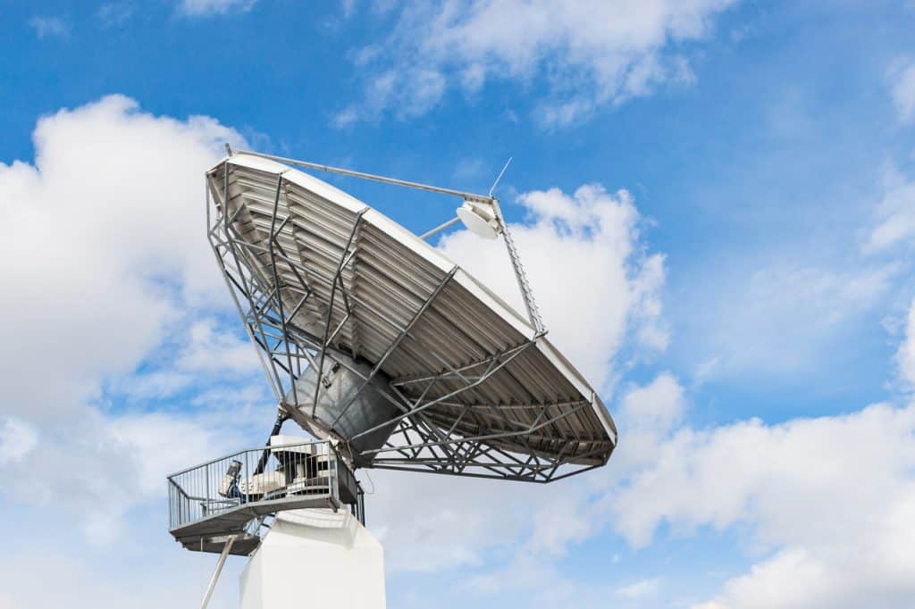 Satélite receptor de frequências