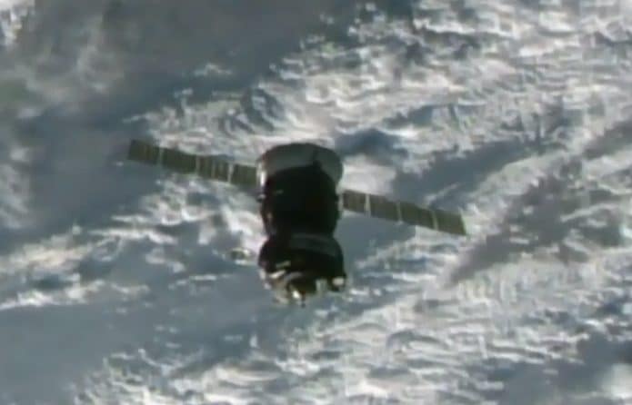 Soyuz_MS-18_ISS-695x446