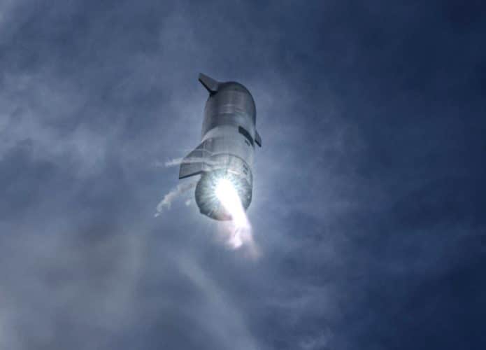 Starship SN10 durante voo de teste