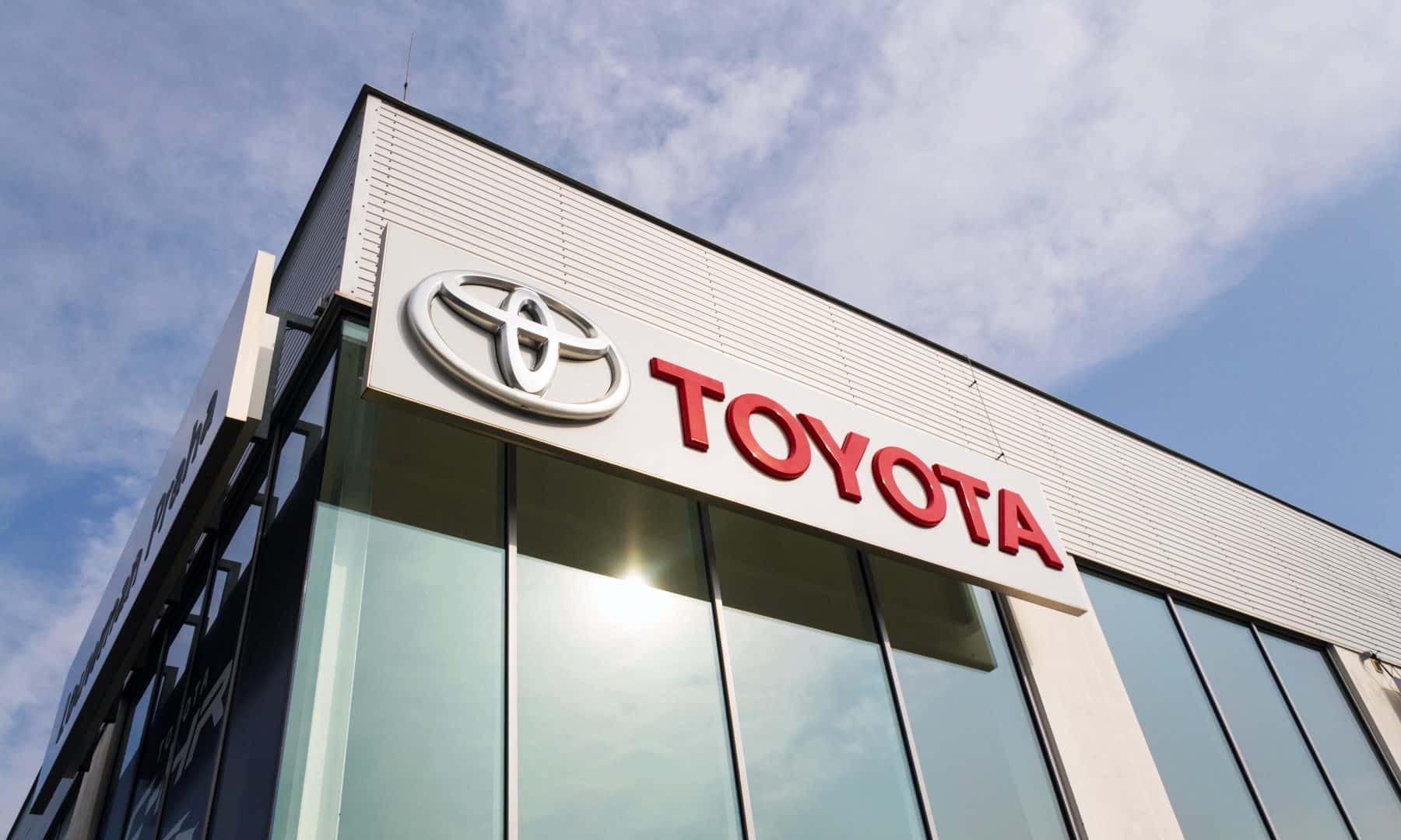 fachada toyota