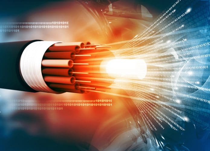 Imagem ilustra um cabo de fibra óptica por dentro