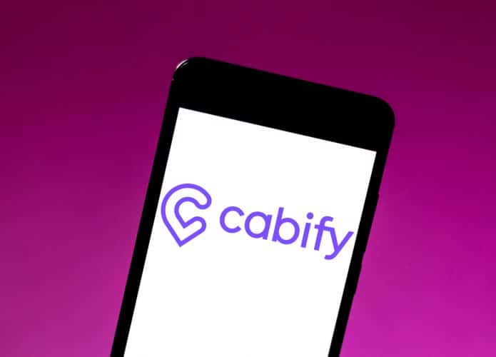 Logo do Cabify exibido em smartphone