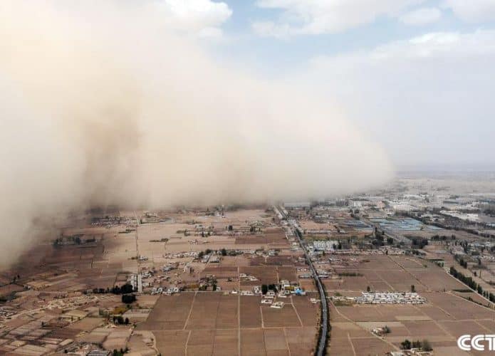 tempestade-areia-china-695x500