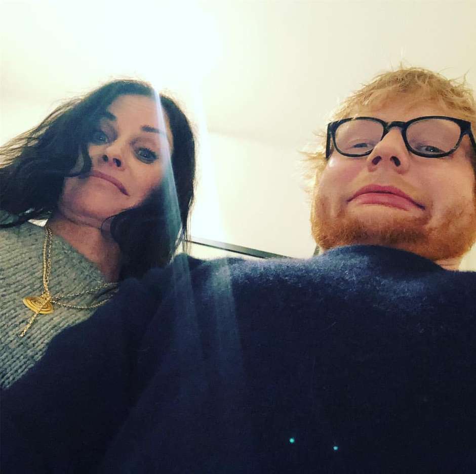O cantor Ed Sheeran e a atriz Courteney Cox. Imagem: Instagram/Reprodução