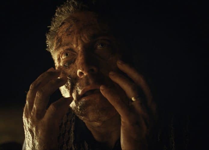 Rufus Sewell como Charles in 'Old', escrito e dirigido por M. Night Shyamalan. Imagem: Universal Studios/Divulgação