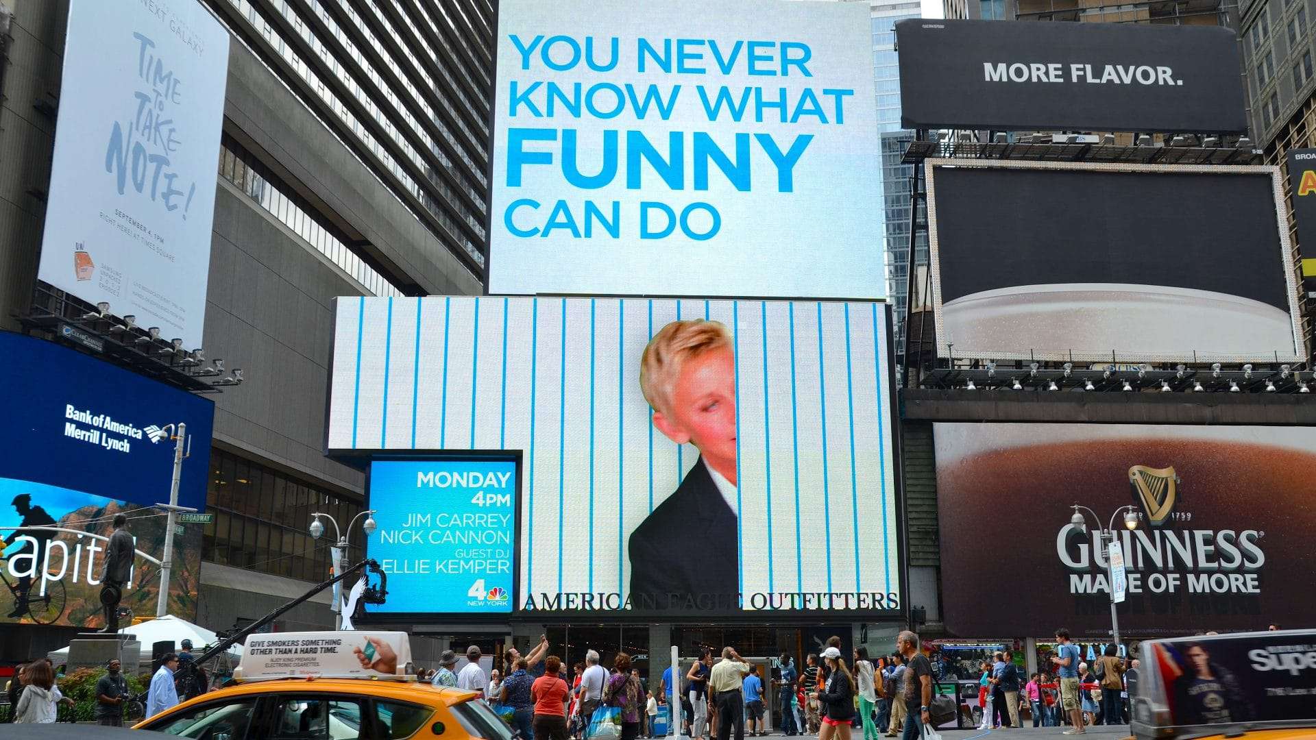 Arte promocional do 'Ellen DeGeneres Show' na Times Square, em Nova York. Imagem: Lissandra Melo / Shutterstock.com