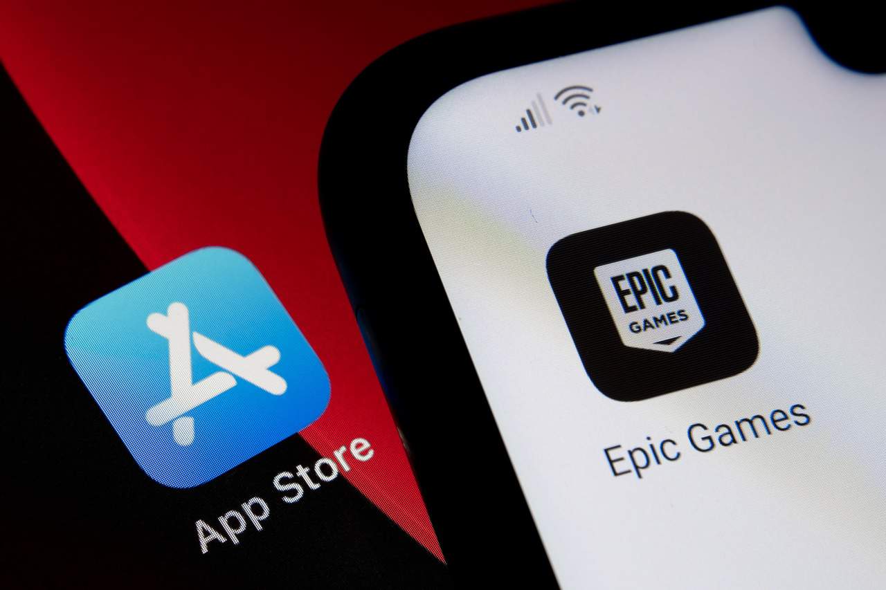 Imagem mostra ícones dos aplicativos da Epic Games e da App Store, da Apple, um ao lado do outro