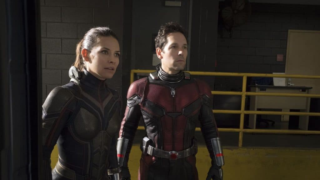 Evangeline Lilly e Paul Rudd caracterizados, respectivamente, como Vespa e Homem-Formiga