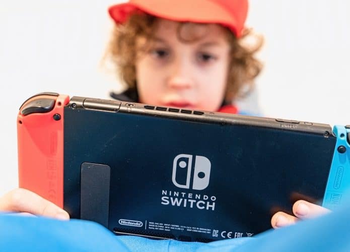 Nintendo Switch. Imagem: giuseppelombardo / Shutterstock.com