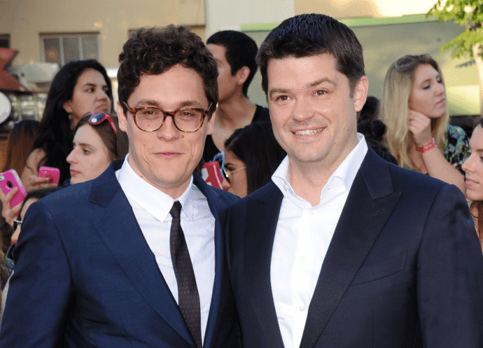 Phil Lord e Chris Miller em um tapete vermelho