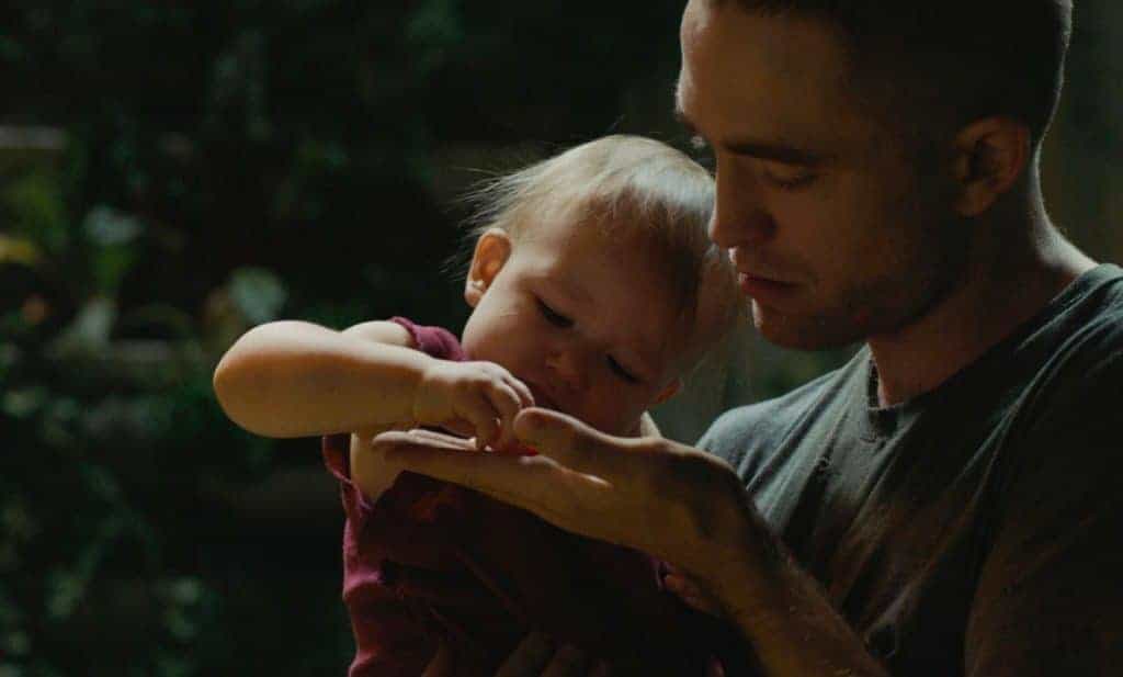 Robert Pattinson em cena no filme de ficção científica 'High Life' (2018). Imagem: A24/Reprodução