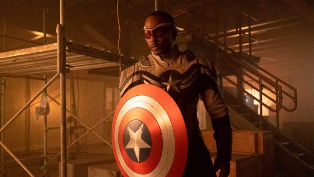 Sam Wilson foi apresentado como o novo Capitão América em 'Falcão e o Soldado Invernal'. Imagem: Marvel Studios/Divulgação