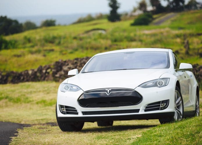 Tesla Model S. Imagem: EpicStockMedia / Shutterstock.com