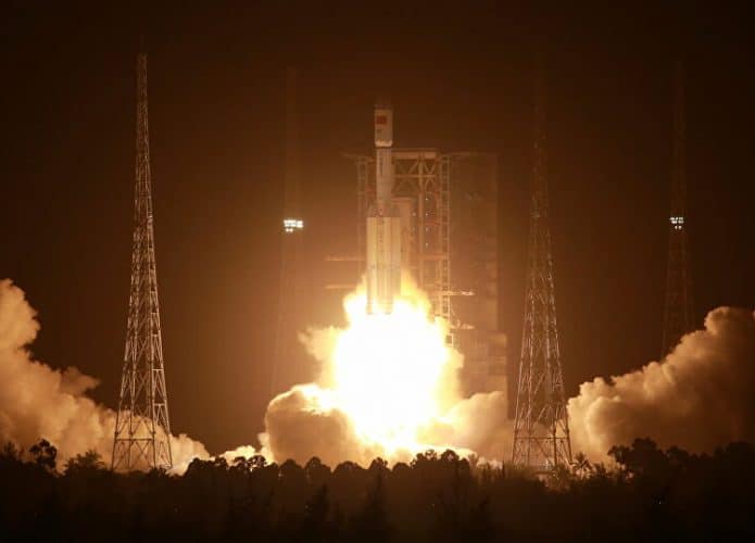 China lança nave para abastecer futura estação especial do país