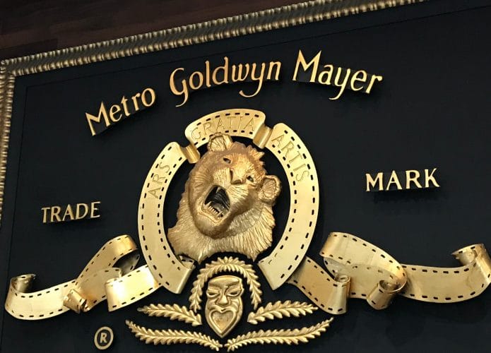 Amazon estaria negociando a compra da MGM. Imagem: Alex Millauer / Shutterstock.com