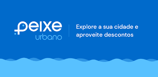 Imagem com fundo azul, mostra o logotipo do site de compras compartilhadas Peixe Urbano