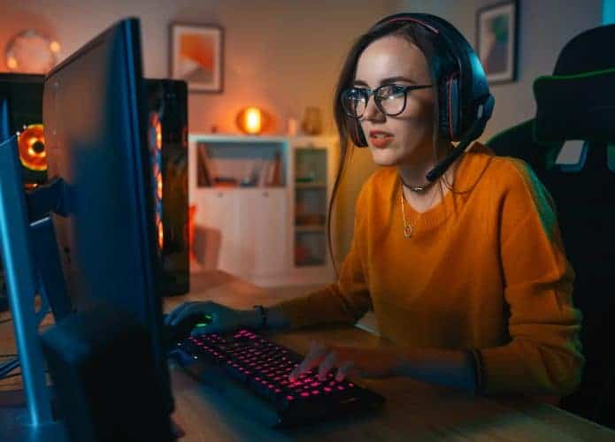Pesquisa revela que 59% das mulheres gamers escondem gênero durante o jogo para evitar assédio. Imagem: Shutterstock, Inc.