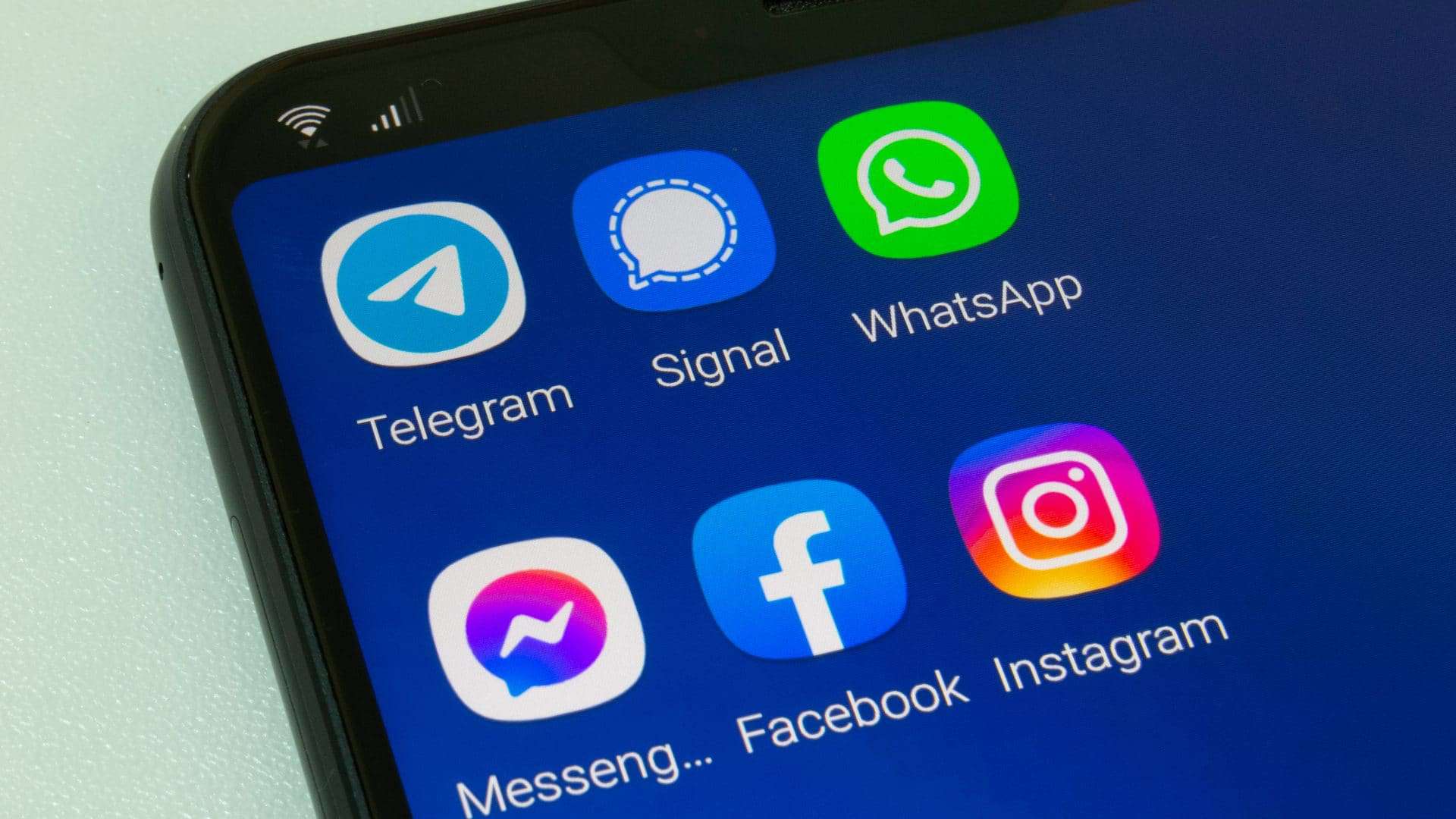 Signal acusa Facebook