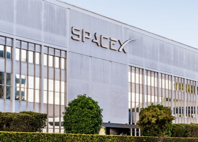 spacex-fachada-695x500