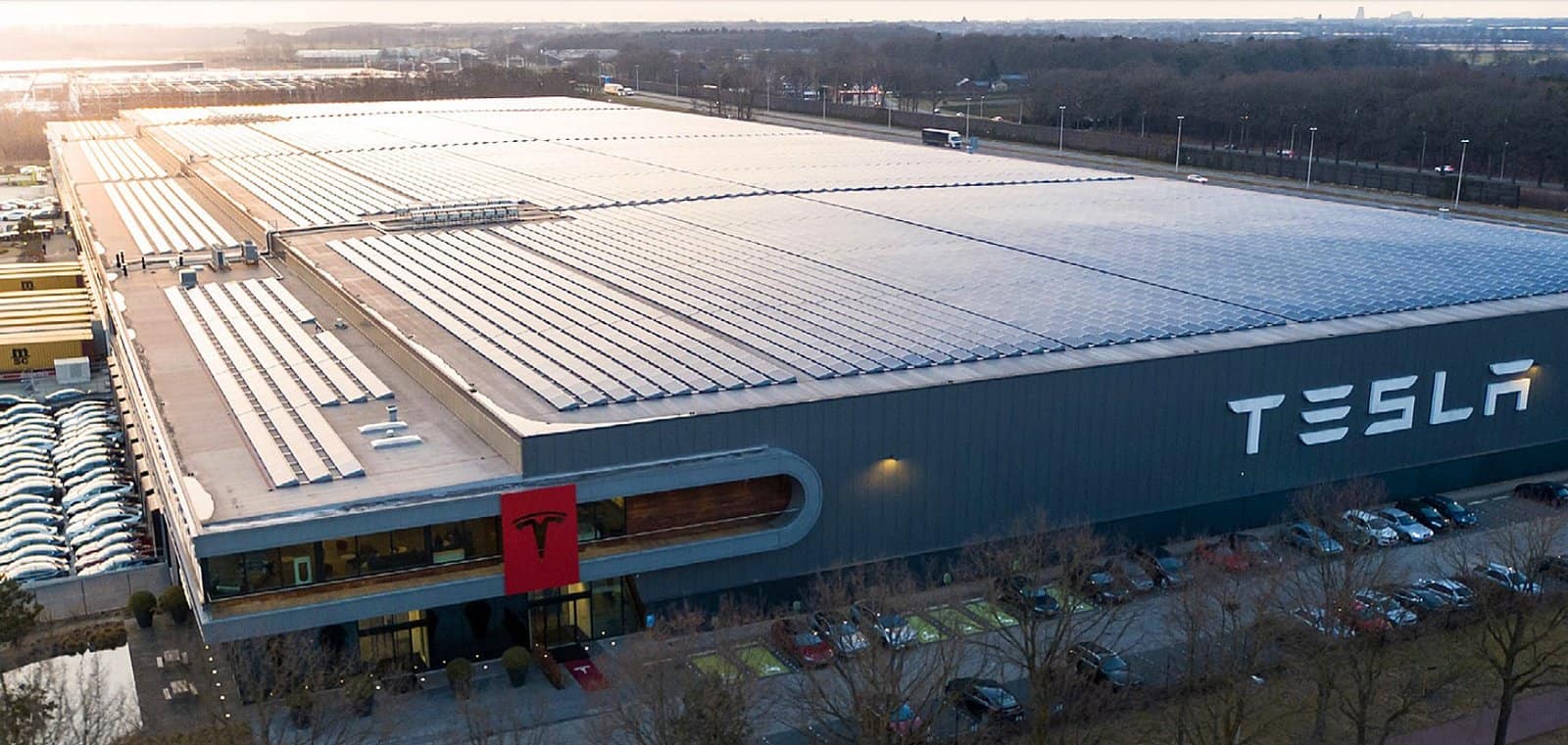 Fim da novela: primeiros carros saem da linha da produção da Tesla Gigafactory Berlim