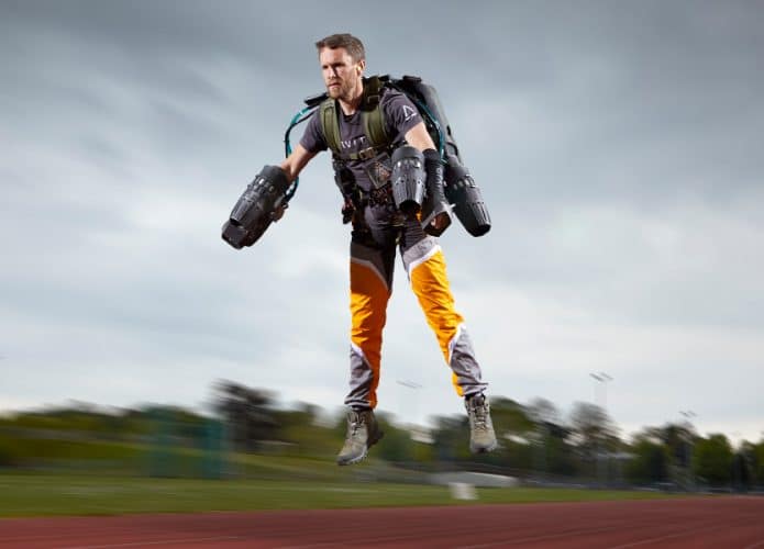 usain bolt da mochila a jato