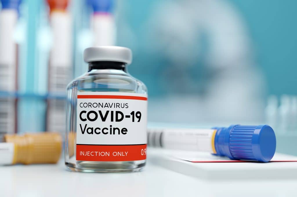 Vacinação contra Covid-19 pode levar anos. Imagem: Shutterstock