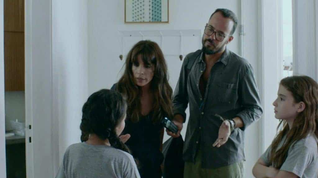 Maria Ribeiro e Paulo Vilhena em cena do filme Como nossos pais.