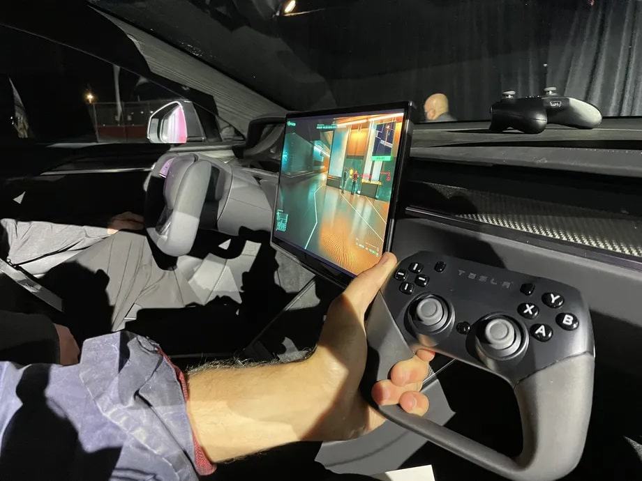 Console-Tesla