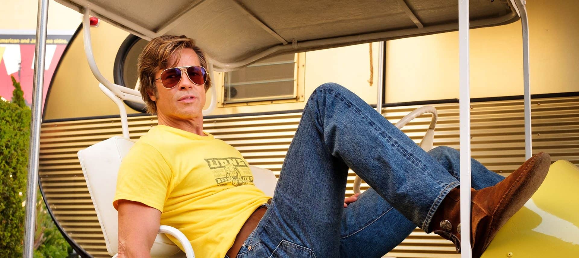 Brad Pitt como Cliff Booth em Era uma vez em Hollywood
