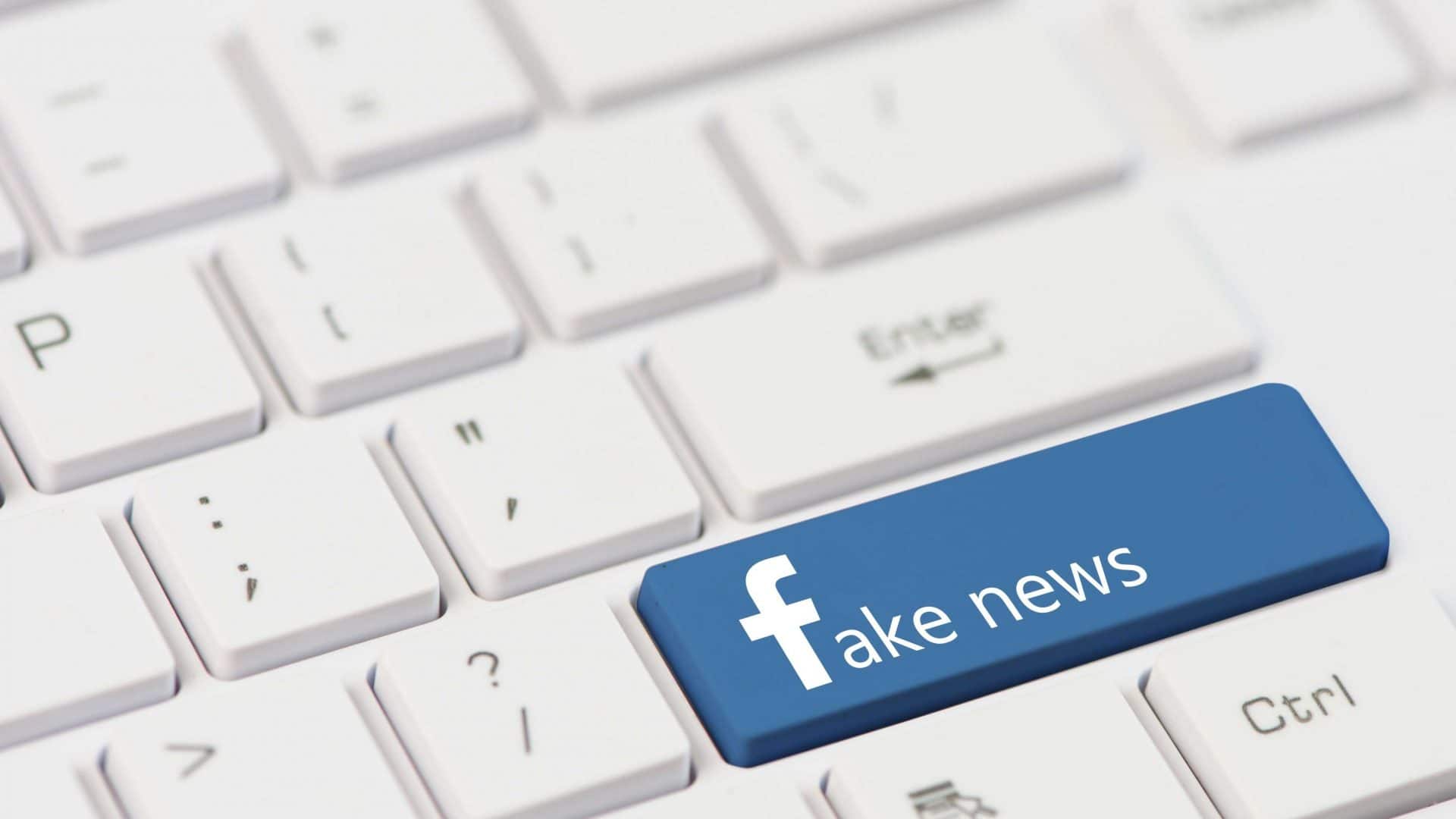 Ilustração de fake news no Facebook